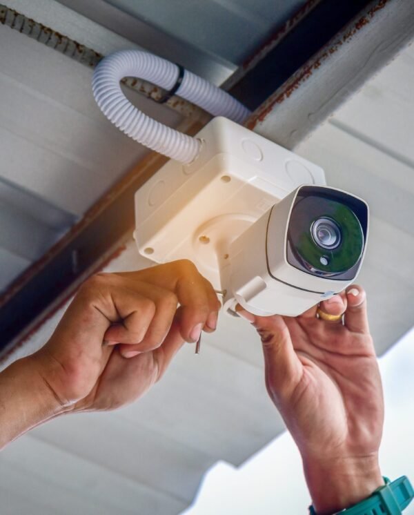 CCTV exterieur mains entretien